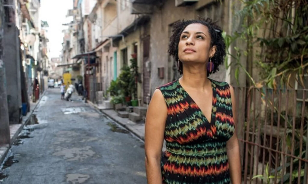 Após o assassinato da então deputada Marielle Franco, em 2018, o número de mulheres negras atuantes das atividades políticas, aumentou [Imagem: Reprodução/Instagram/@institutomariellefranco]